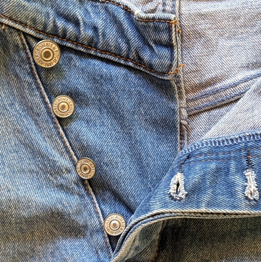Abercrombie & Fitch Light Blue Distressed Denim Jean Shorts - Picture 6 of 9